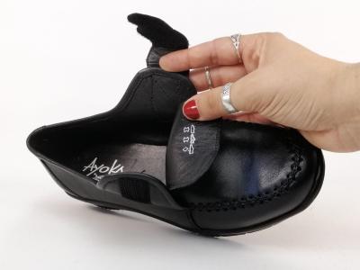 Chaussures confort femme pieds sensibles à scratch cuir noir souple AYOKA dalma