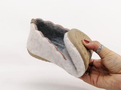 Chausson femme élégant et chic, feutre souple gris clair SOCA 0332 tostado - fabrication Espagne