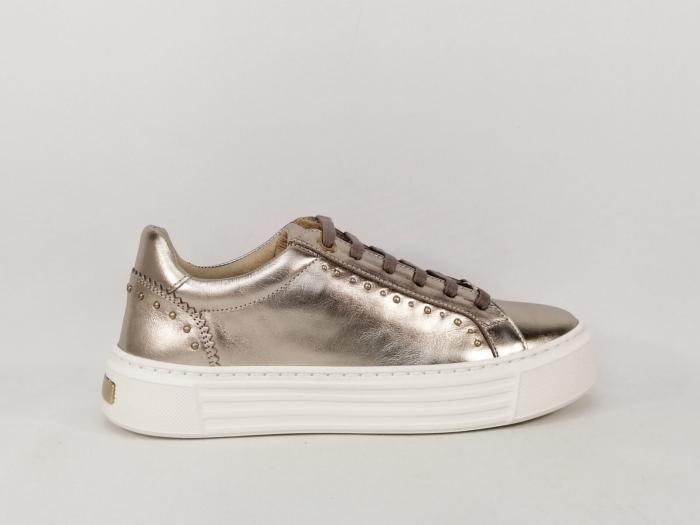 Basket de ville femme chic confortable en cuir bronze en destockage CARMELA 161762 légère à pas cher