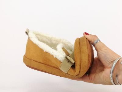 Pantoufles femme originales et confortables camel fourrées OUF! tiche chausson de qualité
