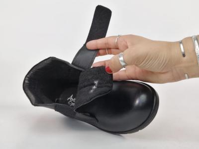 Bottines femme pieds larges et sensibles grand confort cuir noir souple à scratch AYOKA dula